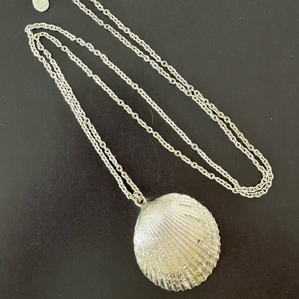 Tommy Bahama 36” Silver Shell Pendant